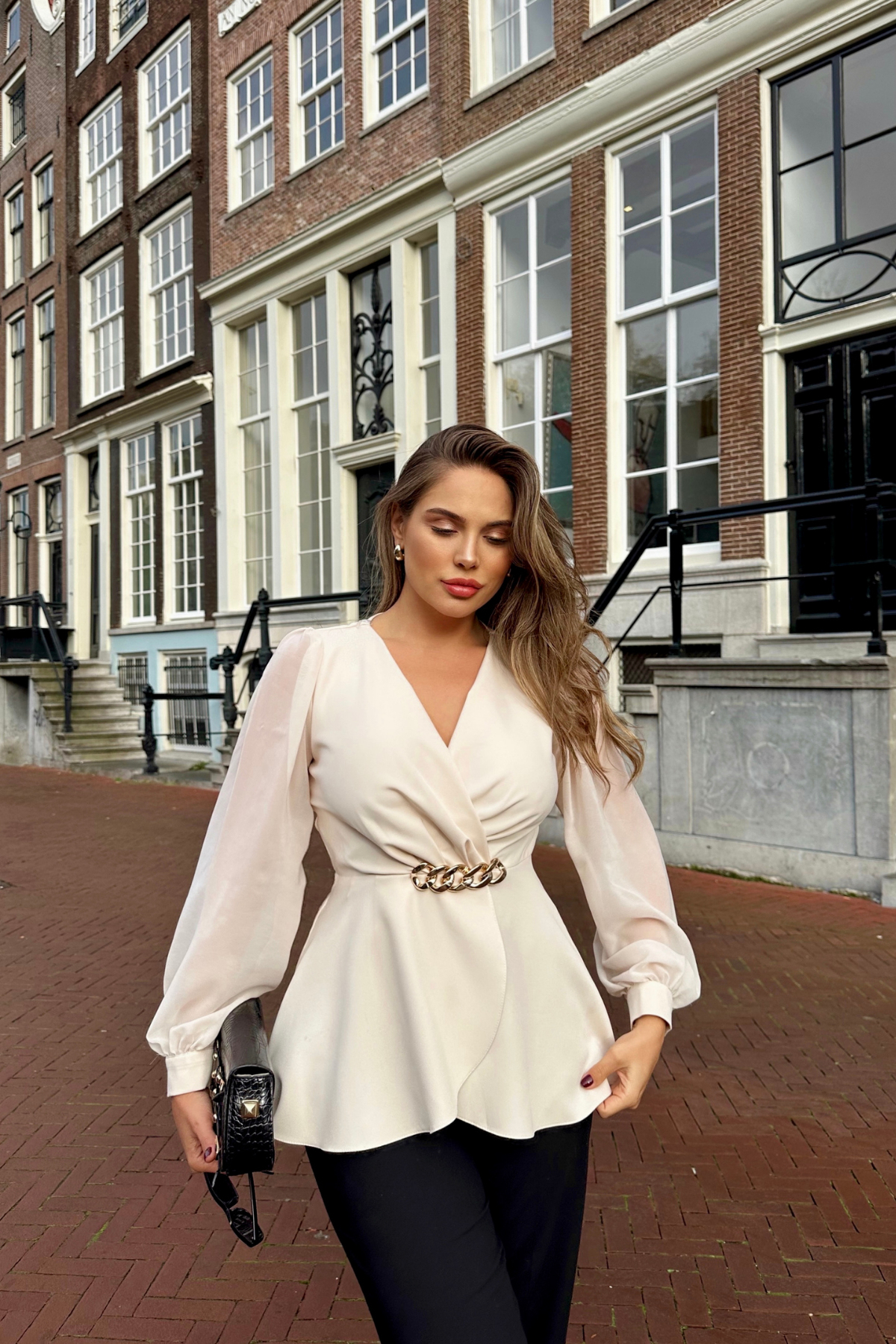 Платье из крепа