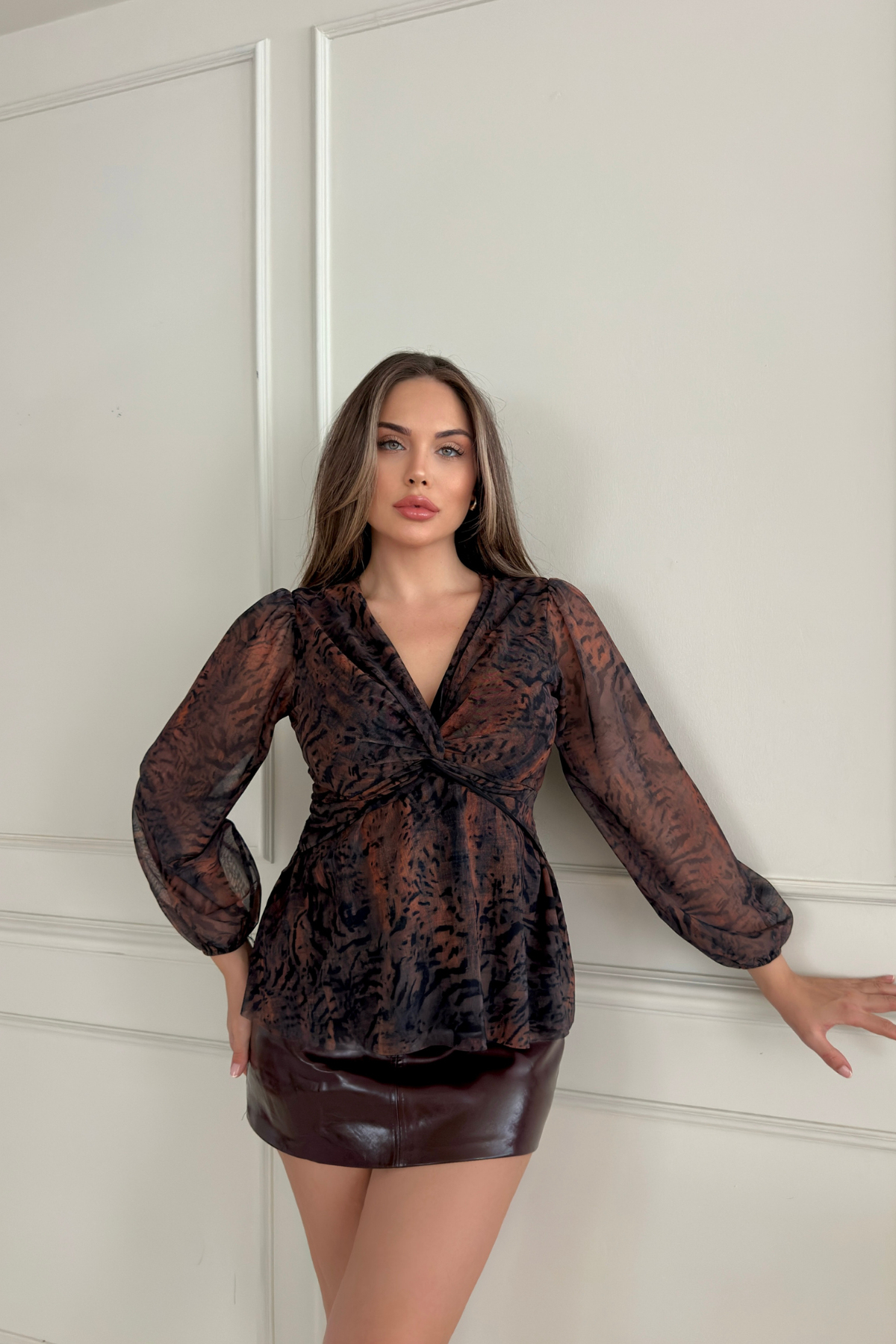 Блузка с галстуком