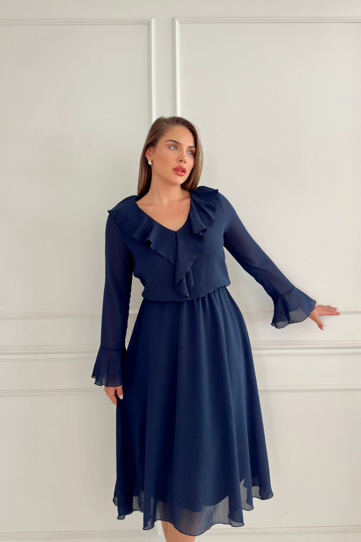 Блузка с галстуком