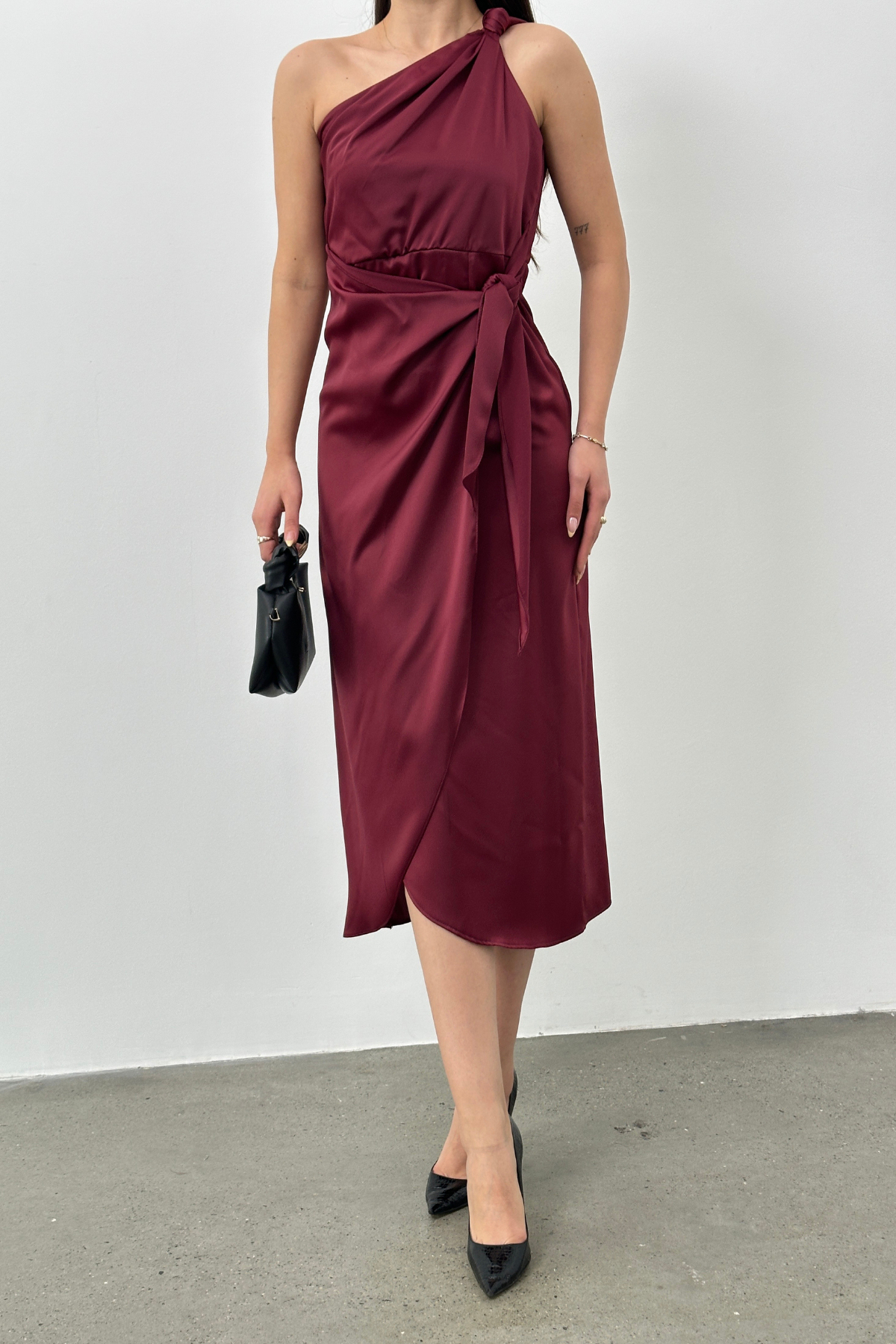 SATIN DRESS WITH KNOTTED SHOULDERS