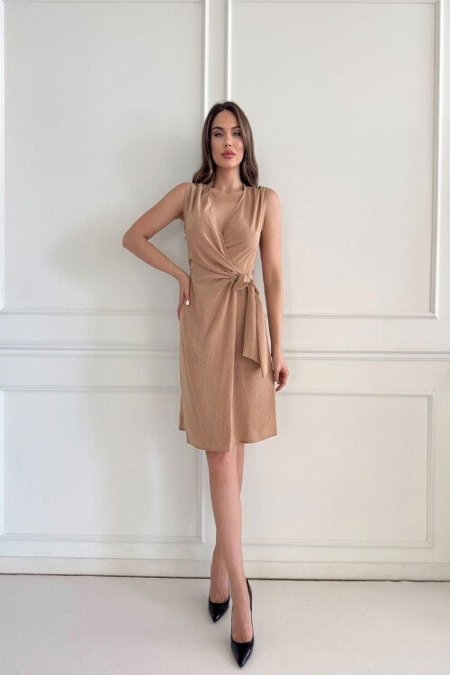 Двубортное платье