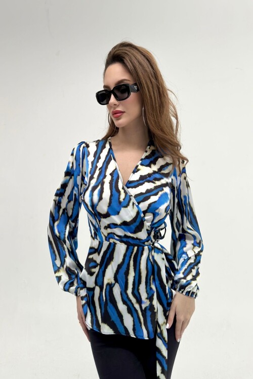 Двубортная атласная блузка