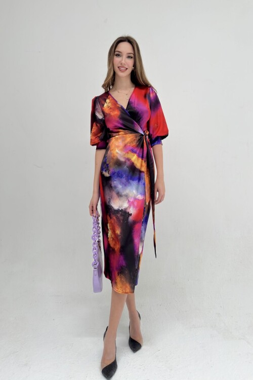 Двубортное атласное платье