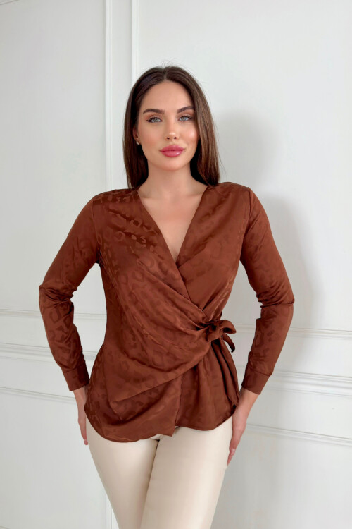 Жаккардовая атласная блузка