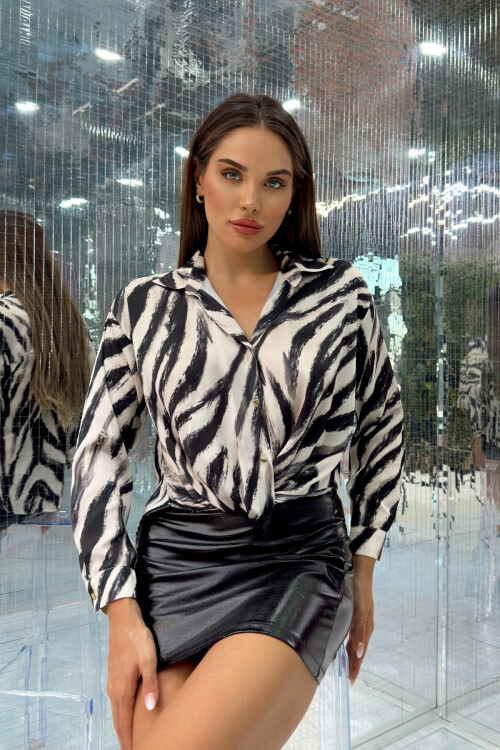 Атласная рубашка с узлом