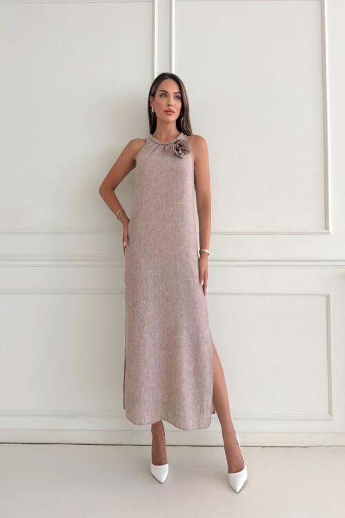 Çiçek Aksesuarlı Keten Elbise