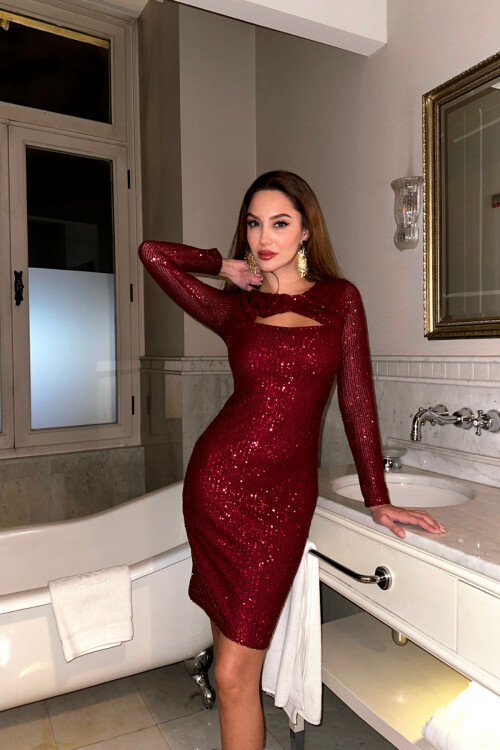 Платье с пайетками и пайетками