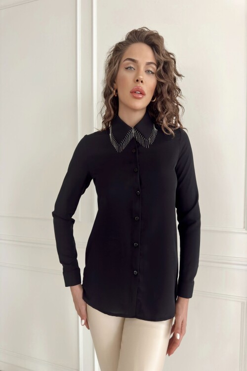 Детализированная рубашка с аксессуарами