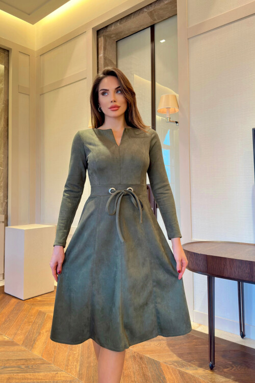 Платье из крепа