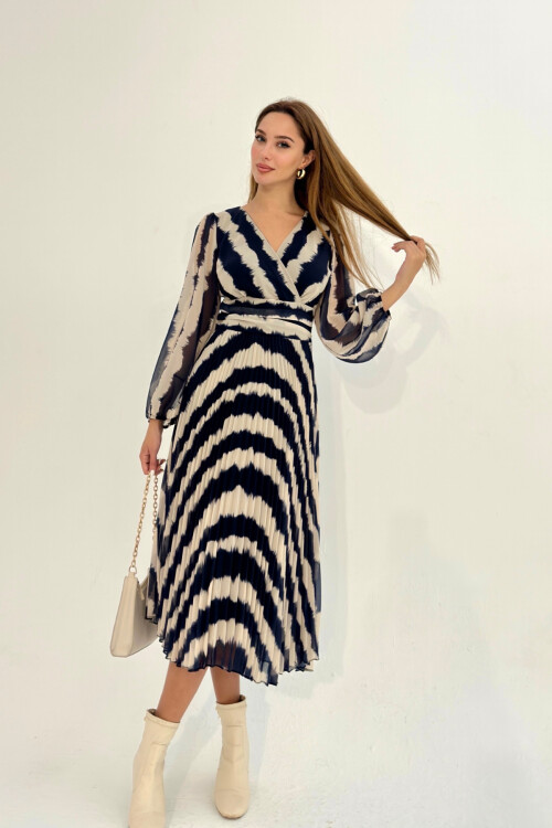 Piliseli Şifon Elbise