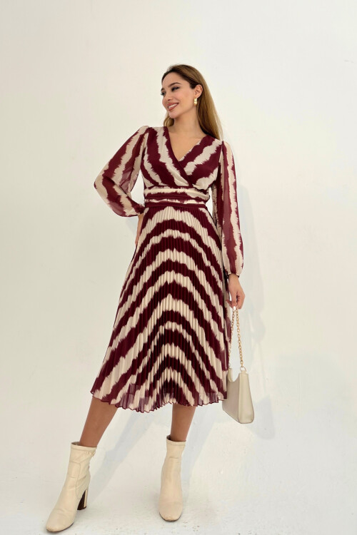 Piliseli Şifon Elbise