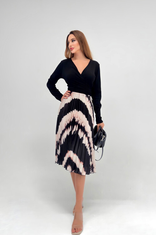 Трикотаж Атласное плиссированное платье