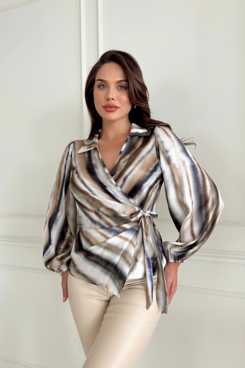 Двубортная атласная блузка