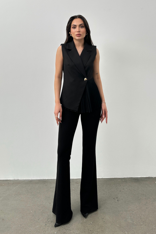 Двубортная блузка со складками