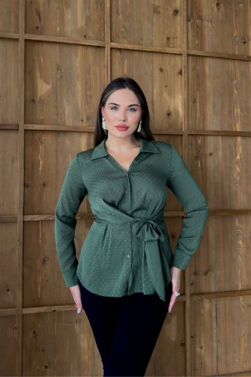 Атласная рубашка с завязками сбоку